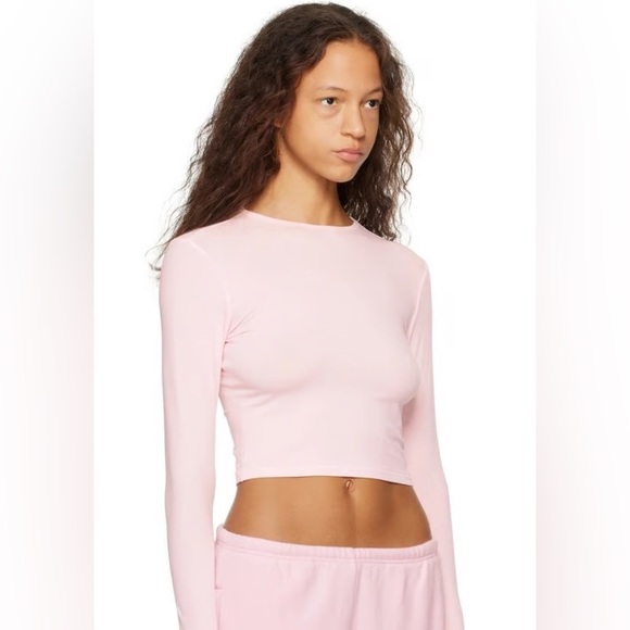 SKIMS Tops - Skims Women’s New Vintage Cropped Long Sleeve in Baby Pink Size XS